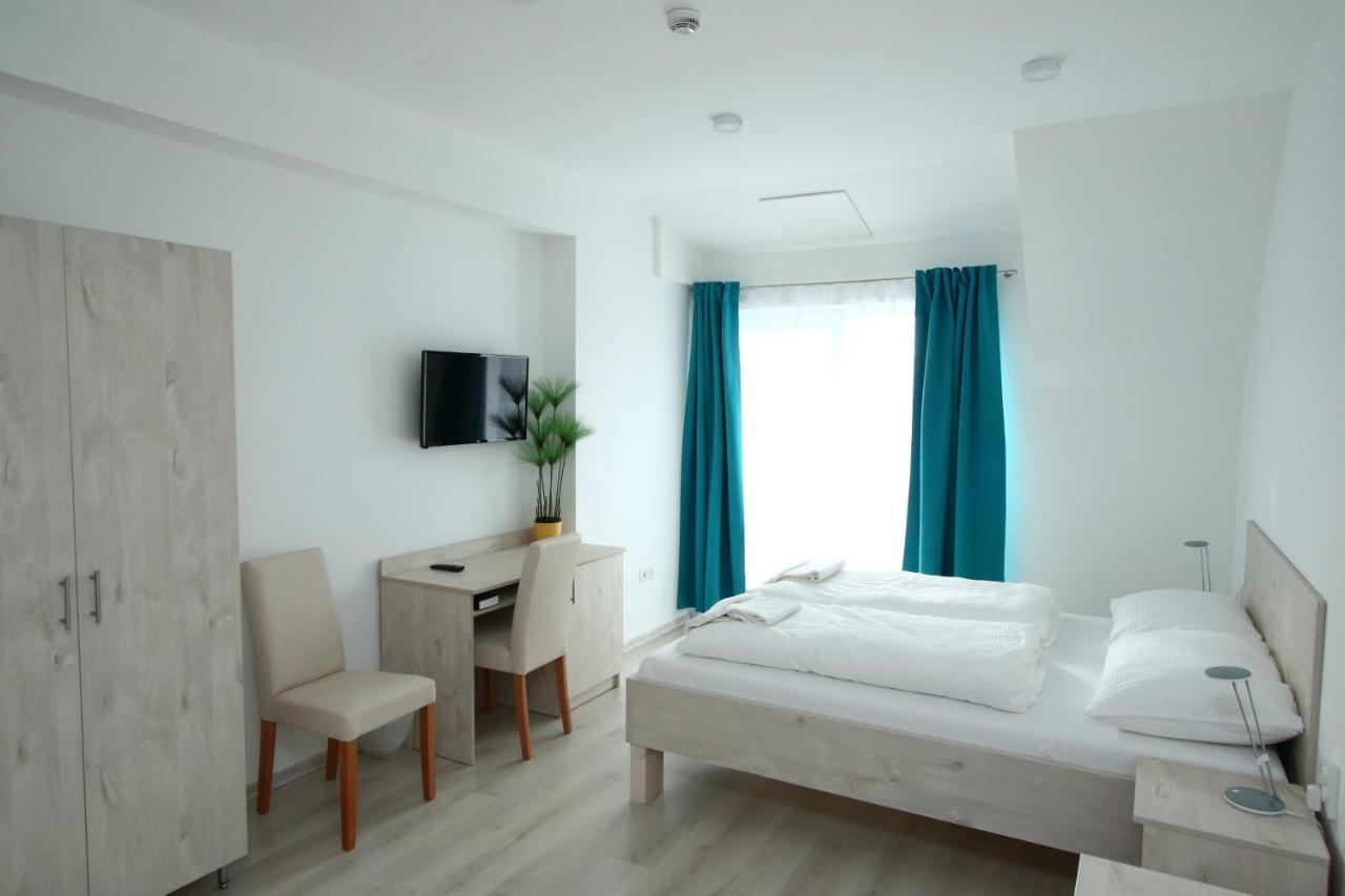 Hotel Aqua Komárom Esterno foto